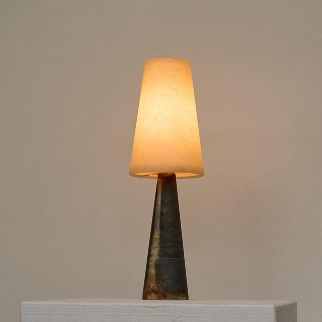 Beautiful Table Lamp in Dark and White Alabaster 1980s A wonderful table lamp in both dark and white alabaster. Great...