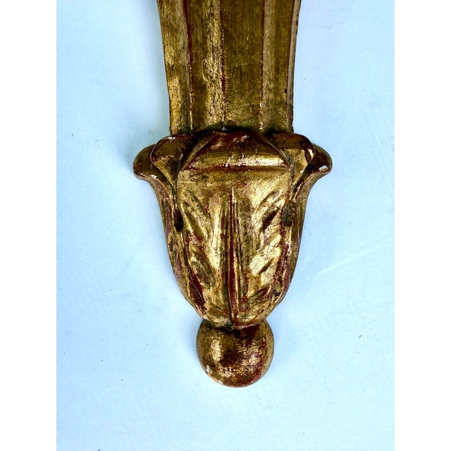 Gold Italian Giltwood Wall Bracket Shelf With Acanthus Leaf Decoration Mid 20th Century For Sale - Image 8 of 14