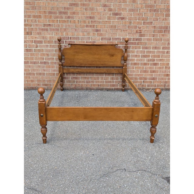 Mid 20th Century Solid Maple Colonial Early American Full Size Cannonball Bed Frame For Sale - Image 4 of 7