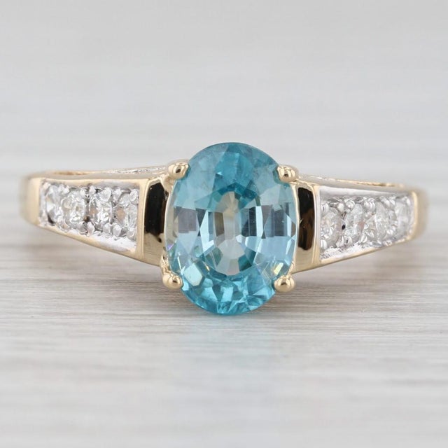 Modern 2.10ctw Blue Zircon Diamond Ring 14k Yellow Gold Size 6 Engagement For Sale - Image 3 of 8