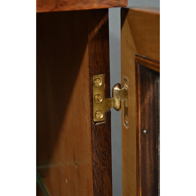 Small Art Deco Showcase in Speckled Mahogany Veneer, Early 20th Century For Sale - Image 11 of 14