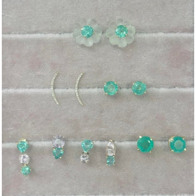 Emerald Stud Earrings, 7mm Round With 14k Gold, A Pair For Sale In New York - Image 6 of 9