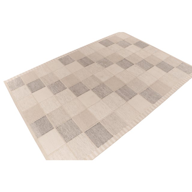 Looking for a custom size? For more information on customization capabilities, please reach out to custom@chairish.com....