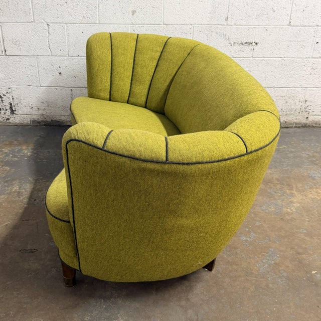 Mid-Century Modern Danish Modern 1930s Banana Sofa in the Manner of Viggo Boesen, Slagelse For Sale - Image 3 of 9