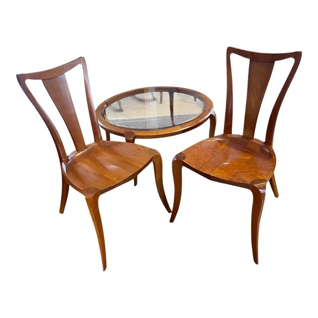 Authentic, Signed Matching Pair of Thomas Moser Pasadena Side Chairs For Sale