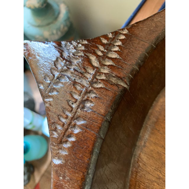 Chestnut Early 20th Century Wood Hand Carved Artisanal Tribal Tray For Sale - Image 8 of 12