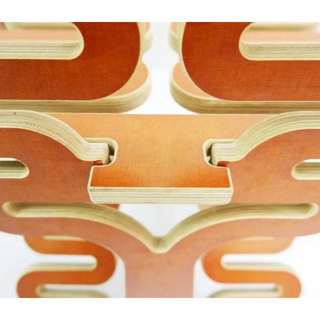 Measures: 60cmx52cm H107cm SH:45cm Material: Wood