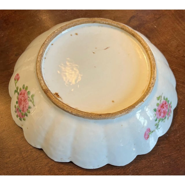 Antique 19th Century Chinese Rose Canton Medallion Porcelain Round Serving Dish For Sale - Image 10 of 11