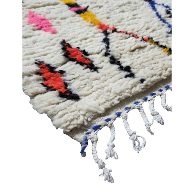 Modern Playful Azilal Rug – Handmade Moroccan Wool Rug This handmade Modern Playful Azilal rug is a vibrant expression of...