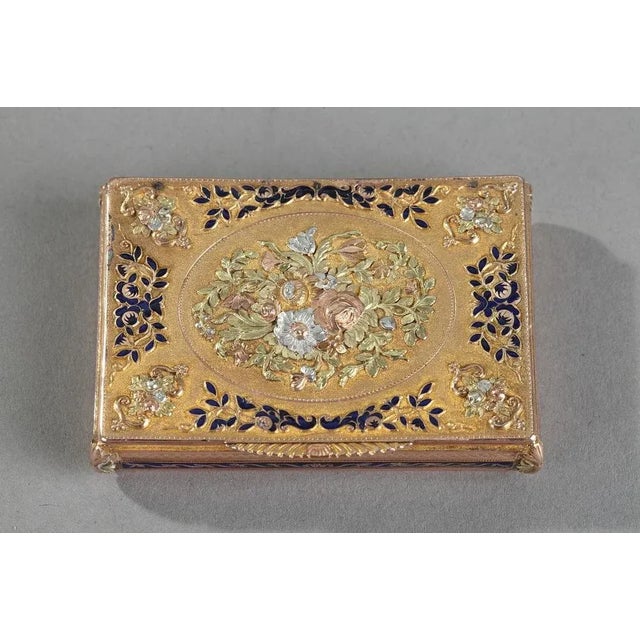 Traditional Early 19th Century Gold and Enamel Box, Switzerland For Sale - Image 3 of 12