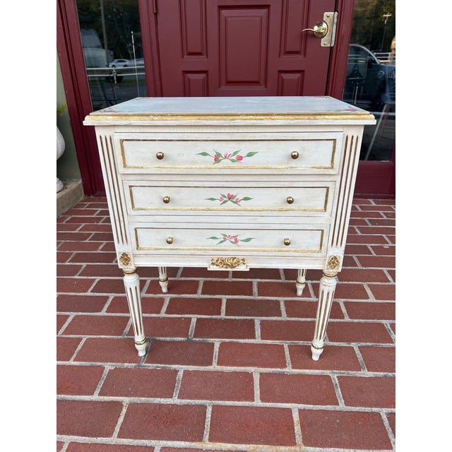1950s Petite French Style Chest of Drawers For Sale In New York - Image 6 of 8