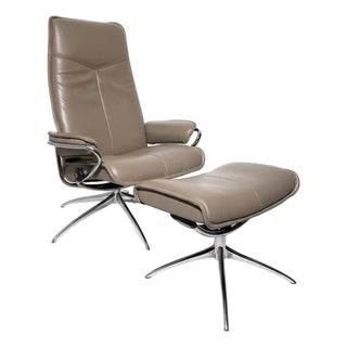 Set of City High-Back Recliner with Ottoman from Stressless For Sale