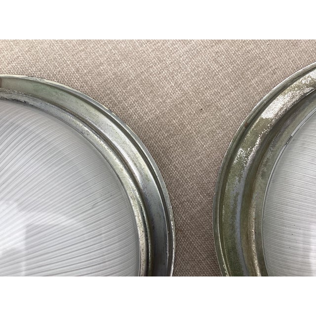 1930s Vintage Industrial French Ceiling Lights from Holophane, 1930s, Set of 2 For Sale - Image 5 of 8