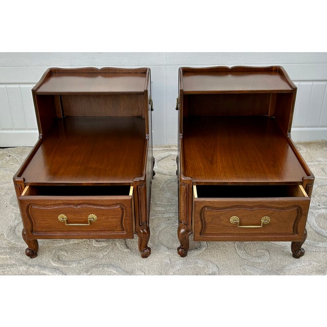 Heritage Henredon Walnut Tables French Louis XV 2 Tier Step Side End Pair 60s For Sale - Image 9 of 15