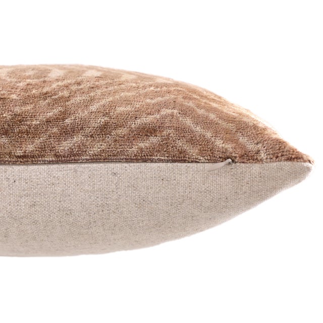 Hand-Knotted Silk Velvet Ikat Diamond Pillow - 16x16 Champagne & Toffee For Sale In San Francisco - Image 6 of 8