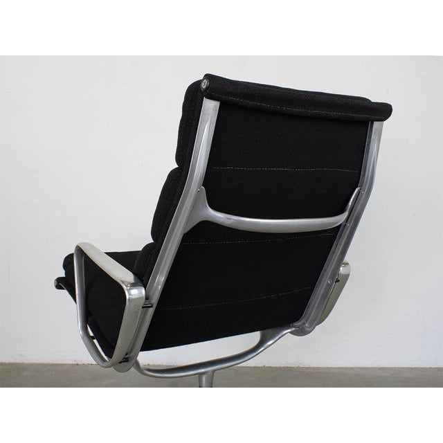 1970s EA 216 Softpad Lounge Chair by Charles & Ray Eames for Herman Miller, 1979 For Sale - Image 5 of 12