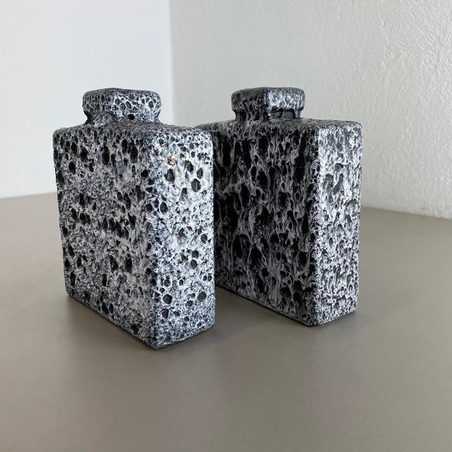Pottery Fat Lava Cubic Vases in Black-White from Jopeko, Germany, 1970s, Set of 2 For Sale - Image 16 of 18