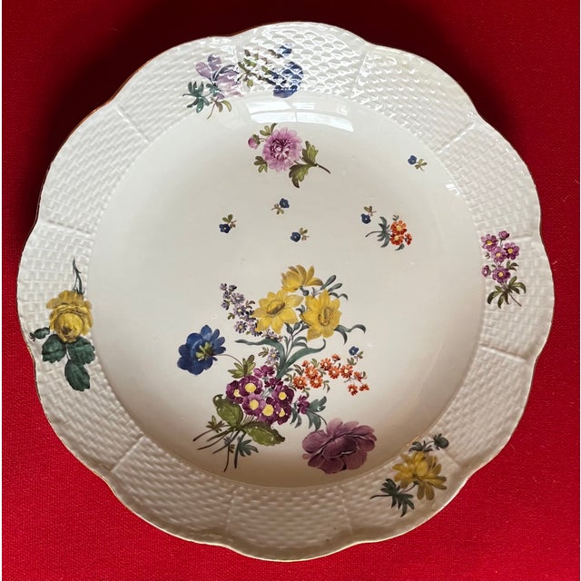 Antique 18th Century Meissen Porcelain Charger Deep Dish Platter With Basketweave Border and Floral Bouquets For Sale In New York - Image 6 of 12