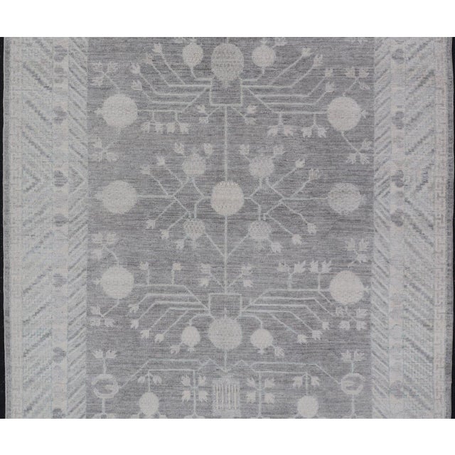 Modern Khotan Rug With Subtle Gray Tones and Ivory Botanical Patterns 5'9 X 8'7 For Sale In Atlanta - Image 6 of 11