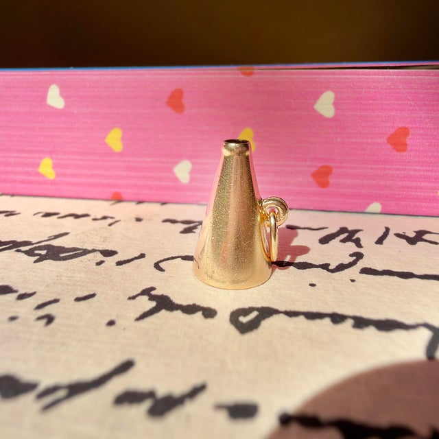 Gold Vintage 14k j.m. Fisher Company Cheerleader Megaphone For Sale - Image 8 of 12
