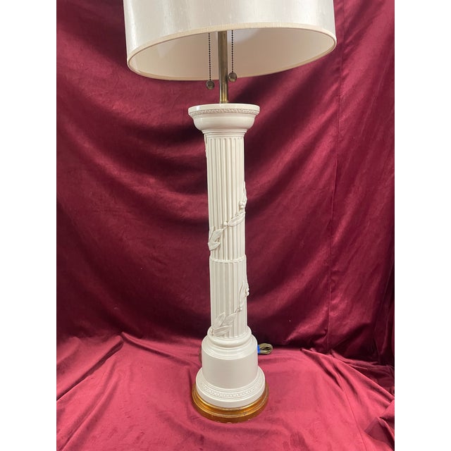 Marbro Italian ceramic table lamp in the shape of a column with laurels double light bulb with pull switch and also chord...
