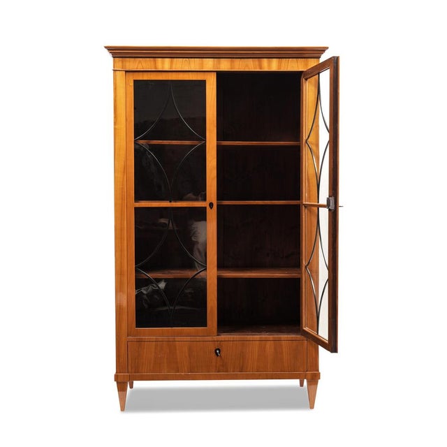 Biedermeier Display Cabinet in Cherry For Sale - Image 4 of 8