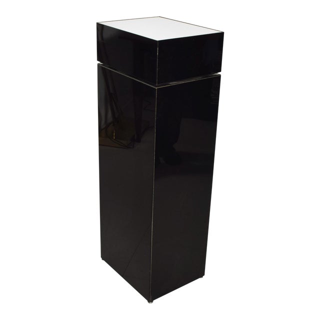 1980s Post Modern Black & White Acrylic Pillar Sculptural Pedestal Stand For Sale