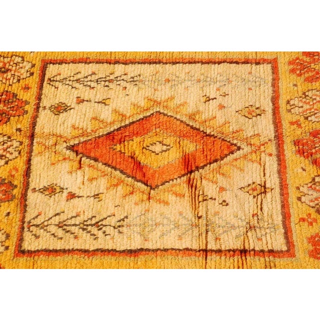1960s Moroccan Vintage Ethnic Orange Organic Wool Rug Africa For Sale In Palm Springs - Image 6 of 8