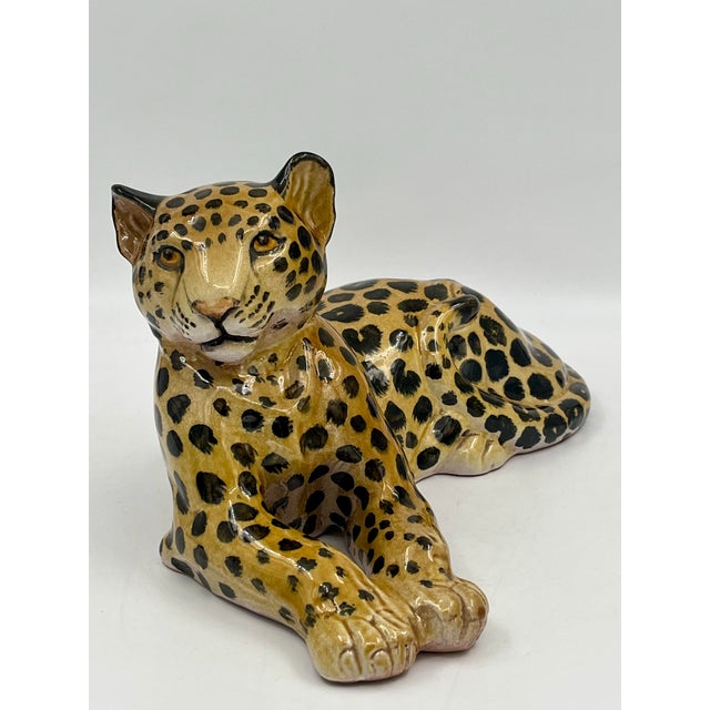 Mid 20th Century Hollywood Regency Glazed Terracotta Italian Leopard or Cheetah Statue Figurine Reclining For Sale - Image 4 of 11