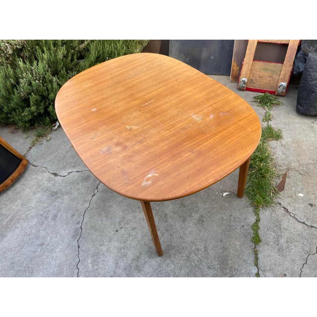 Vintage Mid Century Teak Butterfly Leaf Dining Table – Drop Leaf Oval Table Needs Restoration For Sale - Image 10 of 12
