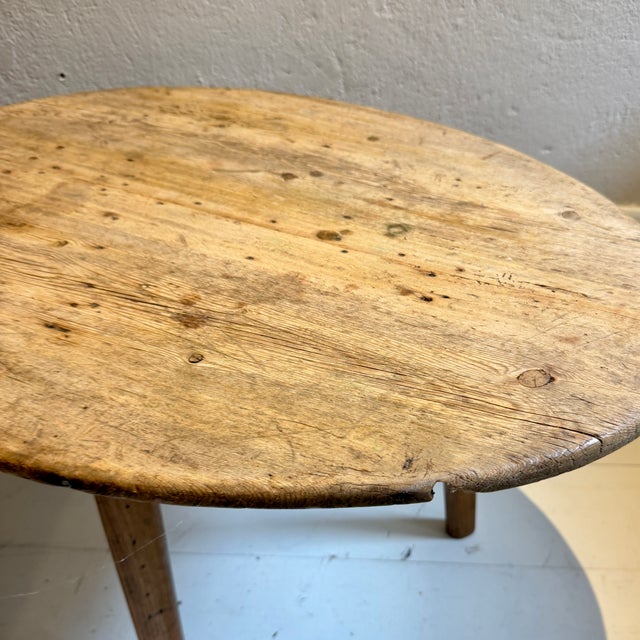 Antique French Provincial Oval Side Table in Ash Wood, 1870 For Sale - Image 10 of 11