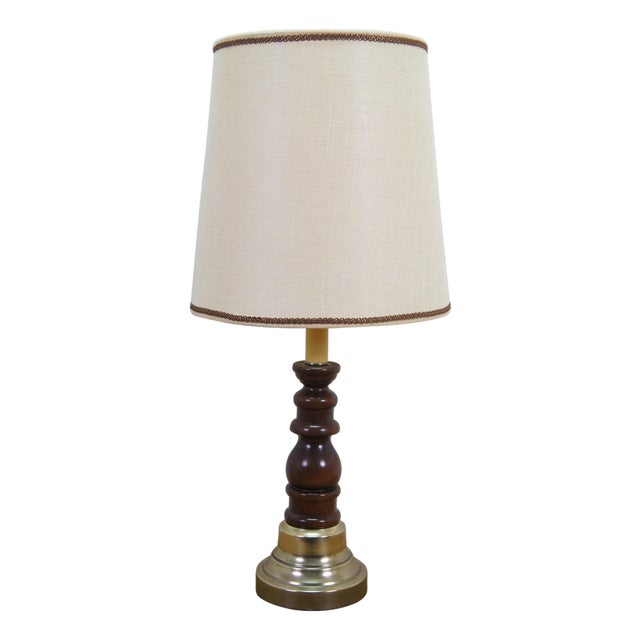 Mid 20th Century Mid Century Modern Turned Wood Spindle & Brass Pedestal Base Candlestick Table Lamp For Sale