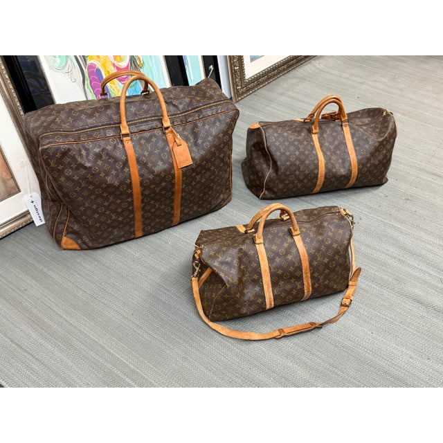 French Louis Vuitton Sirius Monogram 70 Travel Business Luggage For Sale - Image 3 of 12