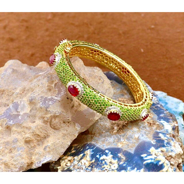 Classical Roman Bochic "Capri" Vintage Emerald, Ruby & Diamond Bangle Set In 18K Gold & Silver For Sale - Image 3 of 18