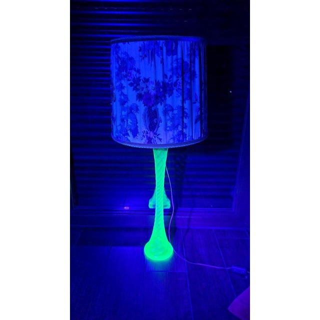 Vintage Art Deco Table Lamp in Uranium Glass, 1930s For Sale - Image 11 of 14