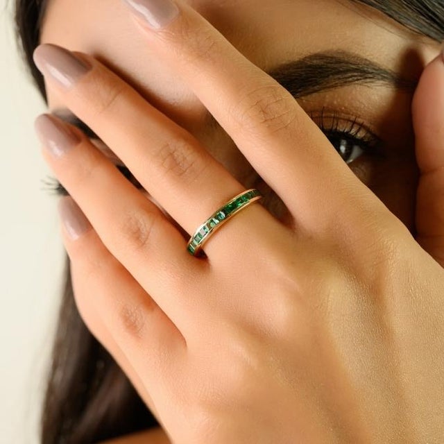 Pop Art 14k Yellow Gold Channel Set Square Emerald Band Ring Size 5 Gifts for the Hostess For Sale - Image 3 of 14