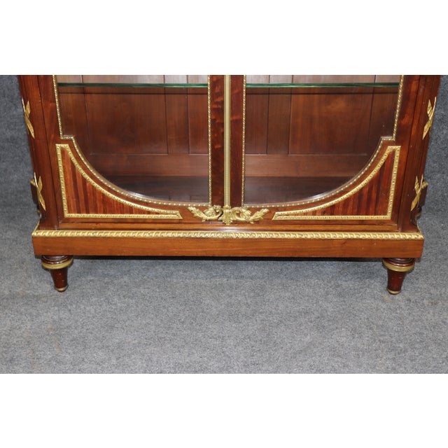 French Louis XVI Style Ormolu Mounted Marble Top Vitrine by Francois Alix For Sale - Image 11 of 17
