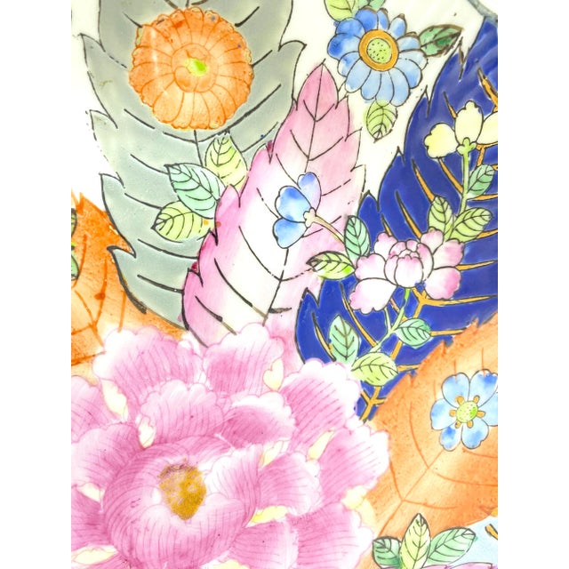 Vintage Chinese Tobacco Leaf Porcelain Plate Chinoiserie Decorative Plate For Sale - Image 4 of 11