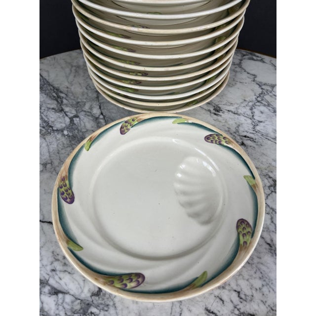Beige Platter and Plates from Sarreguemines, 19th Century, Set of 13 For Sale - Image 8 of 10