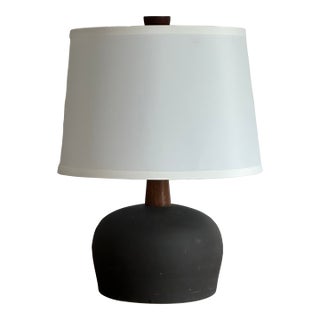 1960s Jane and Gordon Martz Minimalist Ceramic Table Lamp in Walnut and Ceramic For Sale