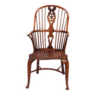 Antique and Art Exchange Windsor Armchair, England Circa 1840 For Sale