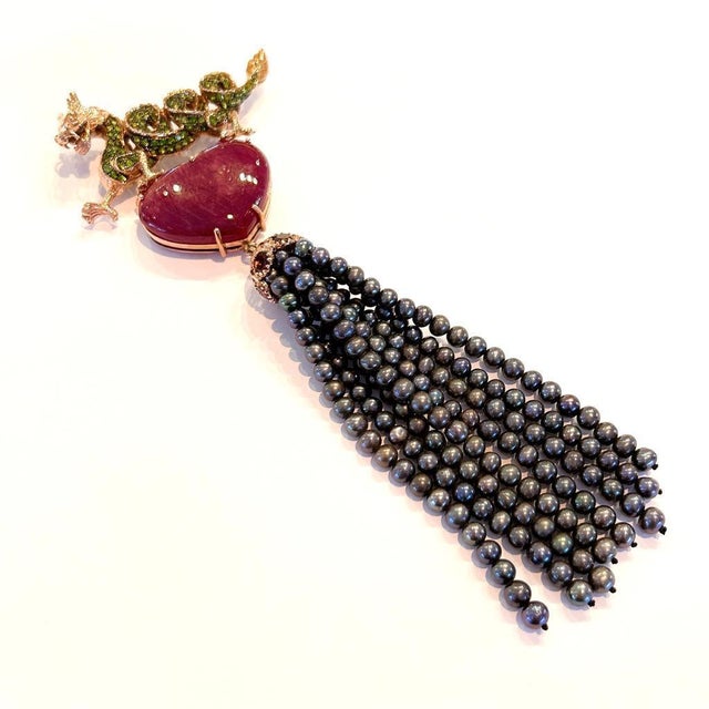 Bochic “Orient” Ruby & Black Pearl Brooch Set In 18K Gold & Silver For Sale - Image 6 of 12