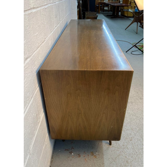 Mid-Century Modern Walnut and Brass Six Drawer Dresser For Sale - Image 9 of 18