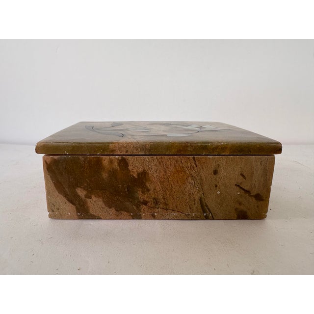 Vintage Indian Marble Inlay Trinket Box With Mother-of-Pearl Floral Design For Sale - Image 4 of 10