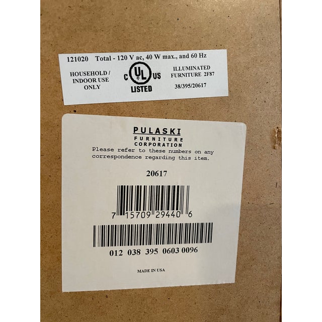 American 1990s Pulaski Furniture Solid Oak Lighted Curio / Display Cabinet For Sale - Image 3 of 6