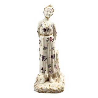 Porcelain Figure of Bonneted Woman from Royal Worcester, 1920 For Sale