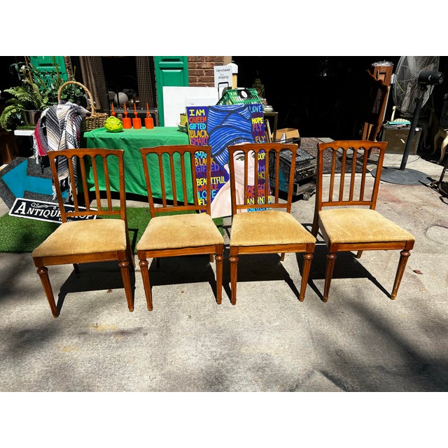 1970s Fluted Neoclassical Design Dining Chairs Entertaining Style- Set of 4 For Sale In Atlanta - Image 6 of 12