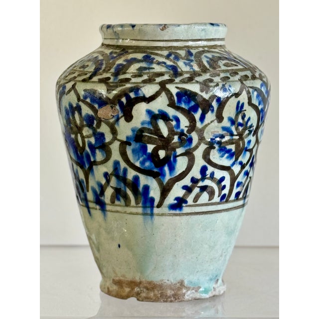 Early 18th Century Persian Safavid Pottery Jar For Sale - Image 4 of 17