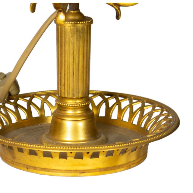 French Bouillotte Three Lights Table Lamp in Bronze For Sale - Image 4 of 5
