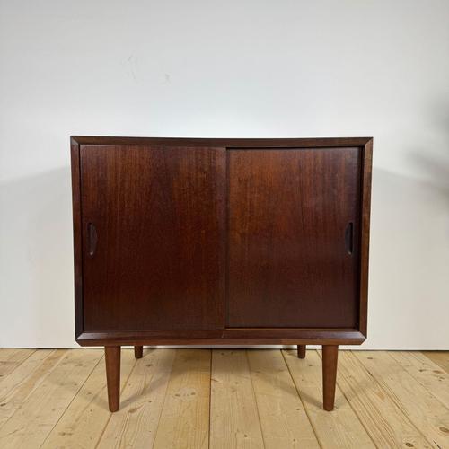 Mid-Century Modern Rosewood Sideboard with Sliding Doors For Sale - Image 3 of 9
